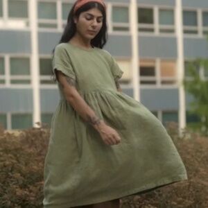 Beaton River Dress in Basil Small EUC